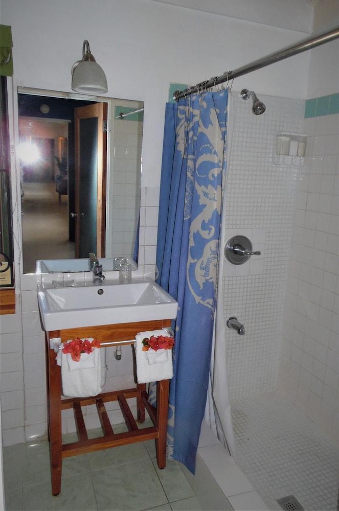 Mynt Retreat Bed & Breakfast Montego Bay Ngoại thất bức ảnh