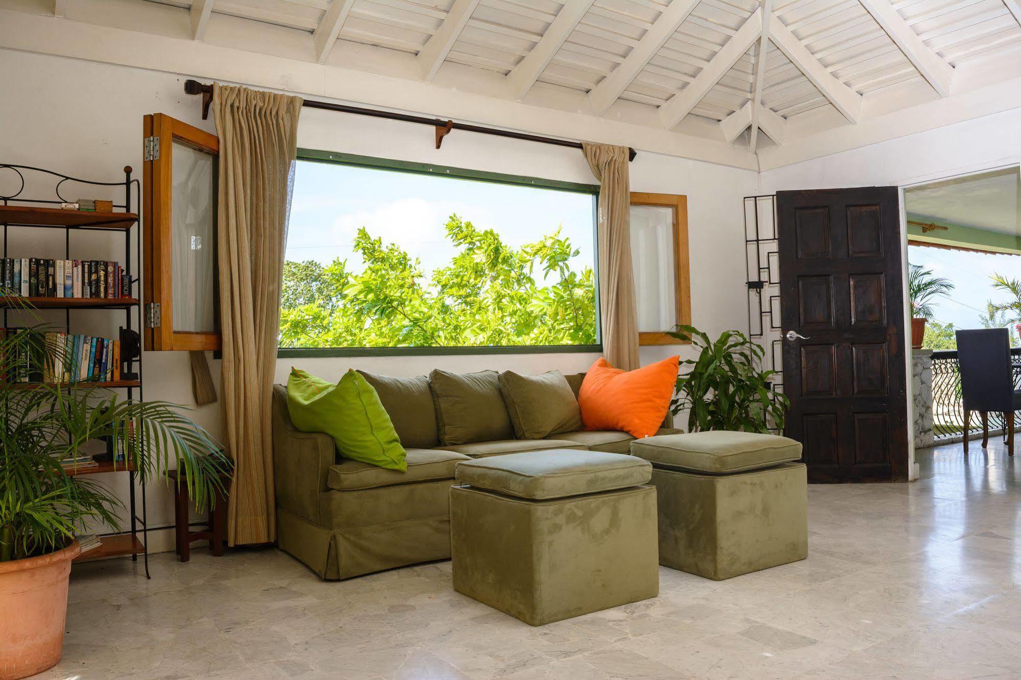 Mynt Retreat Bed & Breakfast Montego Bay Ngoại thất bức ảnh